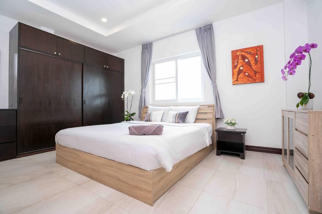 1 Bedroom Apartment In Nai Harn Ban Saiyuan エクステリア 写真